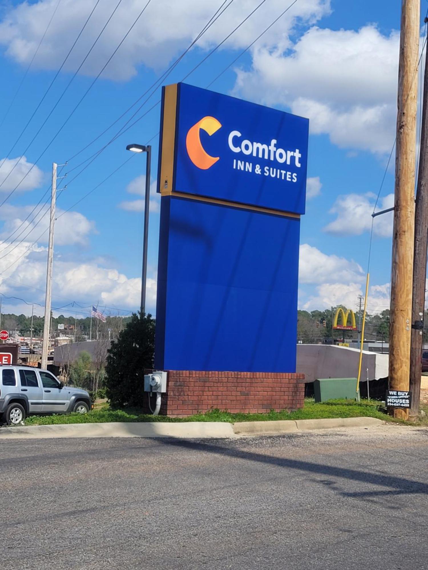 Comfort Inn & Suites Dothan Exterior photo