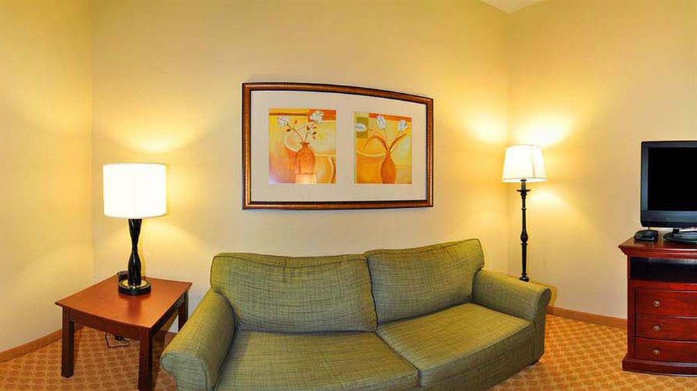 Comfort Inn & Suites Dothan Exterior photo